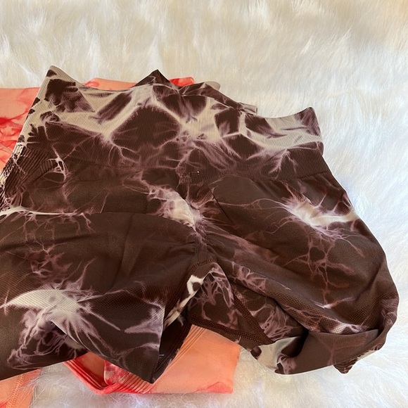 Set of 2 Scrunch Leggings - Picture 6 of 8